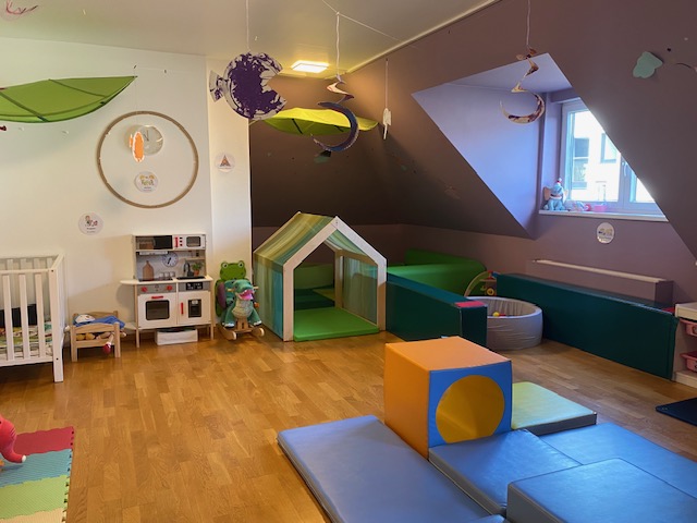 Image Encadrement d’enfants en crèche